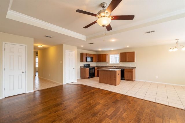 5829 Mountain Bluff Drive, Fort Worth, TX 76179