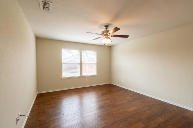 5829 Mountain Bluff Drive, Fort Worth, TX 76179