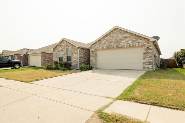5829 Mountain Bluff Drive, Fort Worth, TX 76179