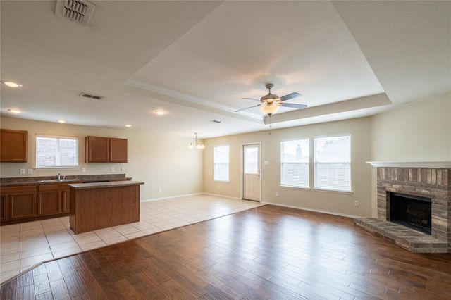 5829 Mountain Bluff Drive, Fort Worth, TX 76179