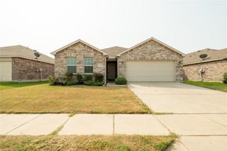 5829 Mountain Bluff Drive, Fort Worth, TX 76179