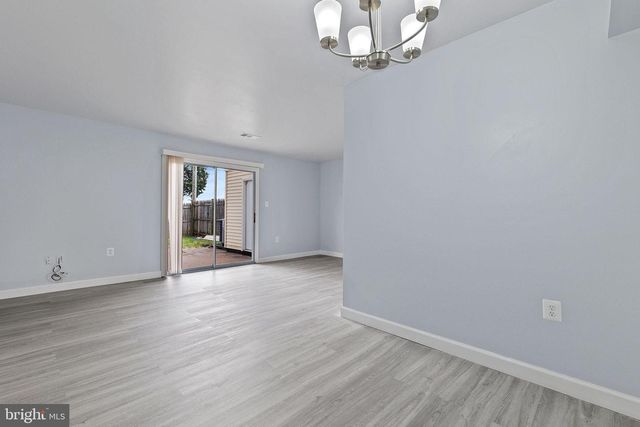 8145 COMMUNITY DR, Manassas, VA 20109