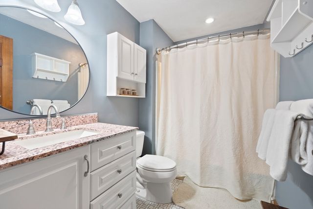45 Washington St 90, Methuen, MA 01844
