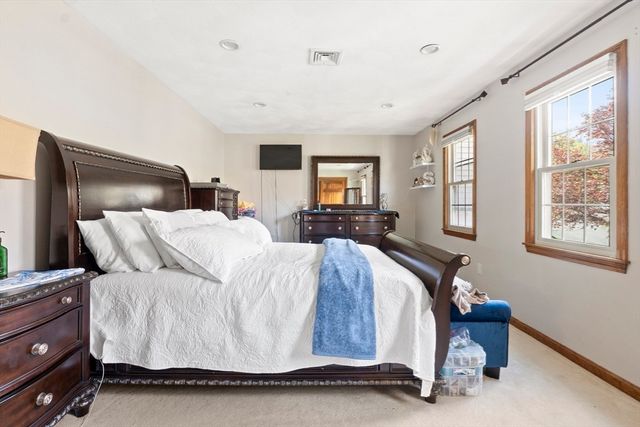 45 Washington St 90, Methuen, MA 01844