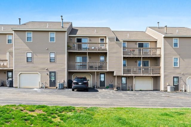 45 Washington St 90, Methuen, MA 01844