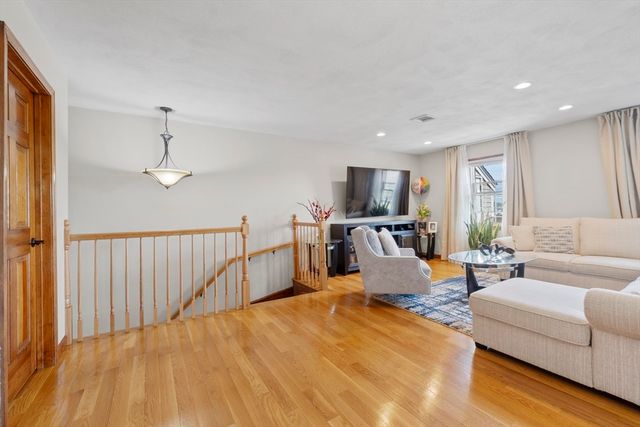 45 Washington St 90, Methuen, MA 01844