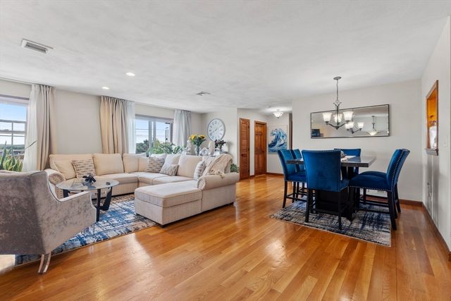 45 Washington St 90, Methuen, MA 01844