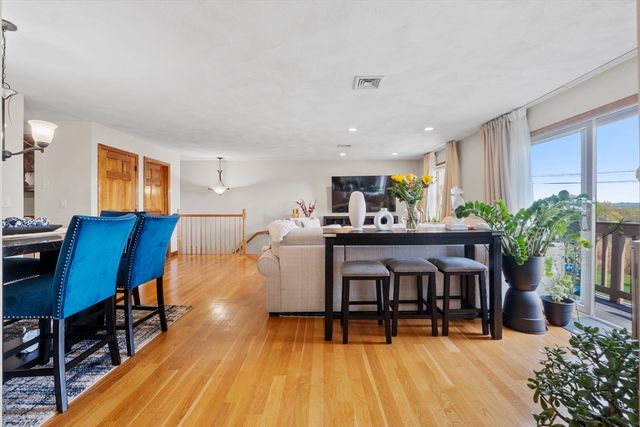 45 Washington St 90, Methuen, MA 01844