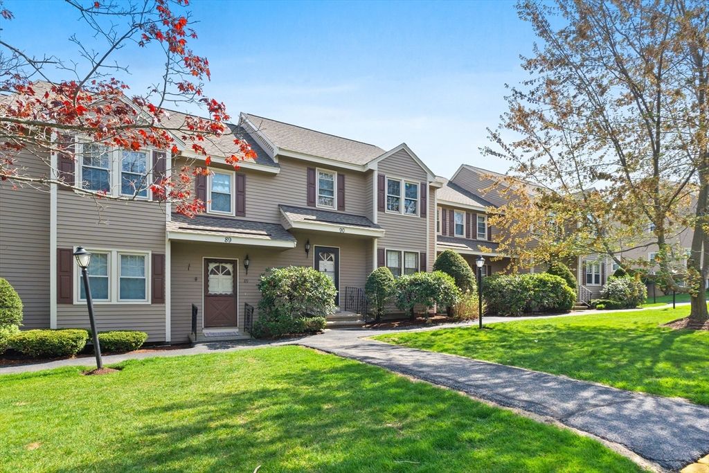 45 Washington St 90, Methuen, MA 01844