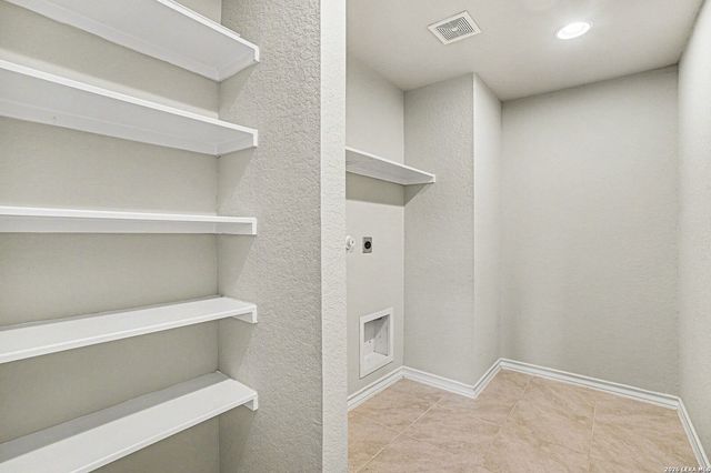 8807 White Crown, San Antonio, TX 78254