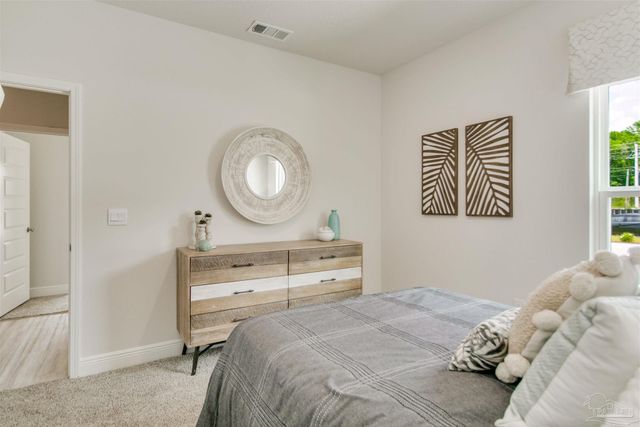 4752 Redhead Ct, Pace, FL 32571