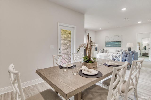 4752 Redhead Ct, Pace, FL 32571