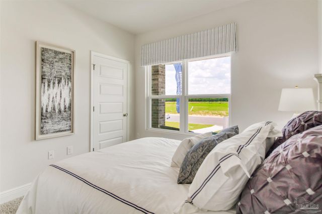 4752 Redhead Ct, Pace, FL 32571