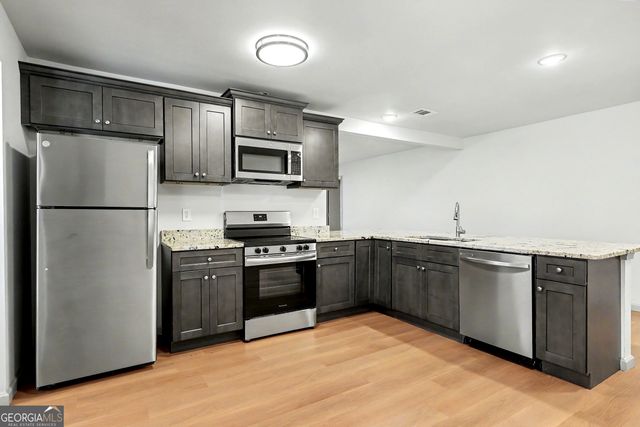 5256 Eubanks Drive, Morrow, GA 30260