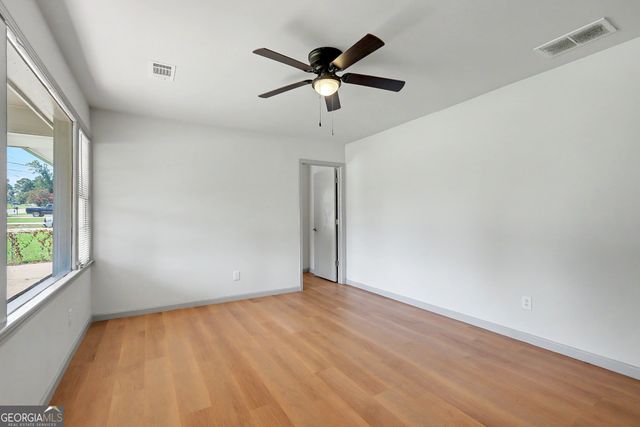 5256 Eubanks Drive, Morrow, GA 30260