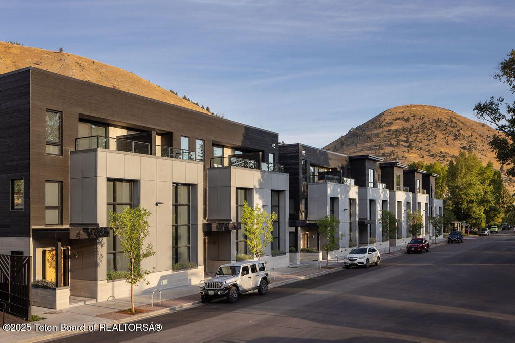 165 N GLENWOOD Street 28, Jackson, WY 83001 photo 3