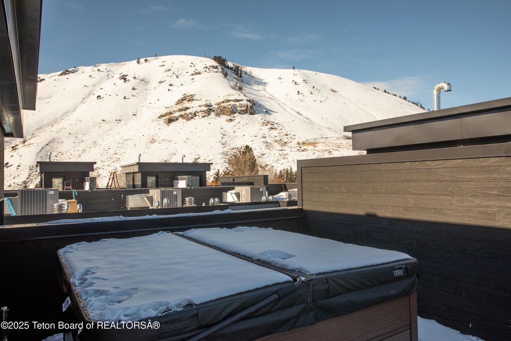 165 N GLENWOOD Street 28, Jackson, WY 83001 photo 37