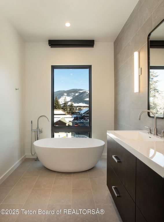 165 N GLENWOOD Street 28, Jackson, WY 83001 photo 40