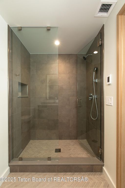 165 N GLENWOOD Street 28, Jackson, WY 83001 photo 44