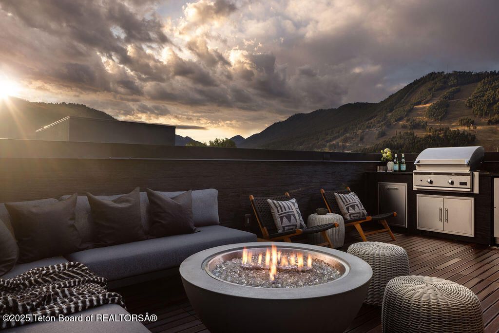 165 N GLENWOOD Street 28, Jackson, WY 83001 photo 5