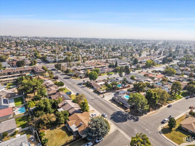 3913 Crescent Drive, Bakersfield, CA 93306