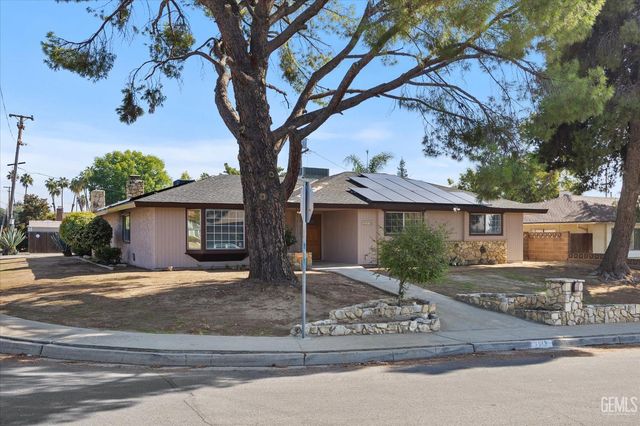 3913 Crescent Drive, Bakersfield, CA 93306