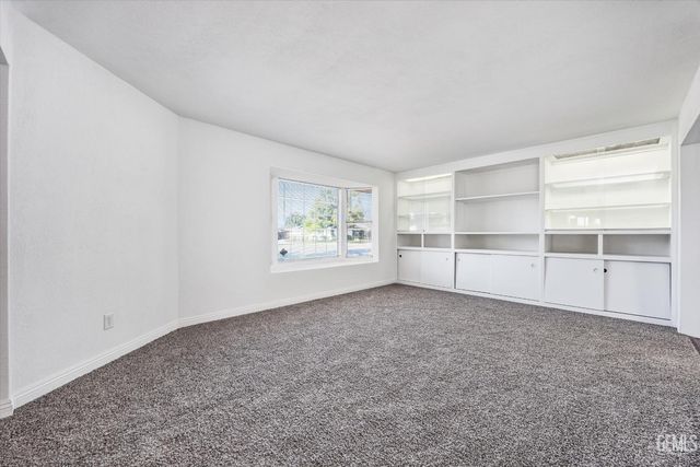 3913 Crescent Drive, Bakersfield, CA 93306