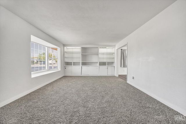 3913 Crescent Drive, Bakersfield, CA 93306