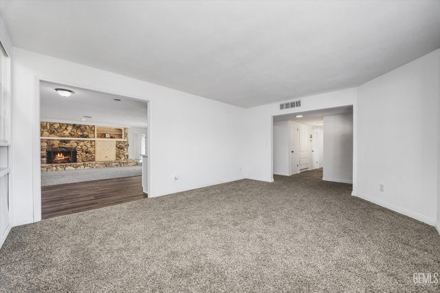 3913 Crescent Drive, Bakersfield, CA 93306