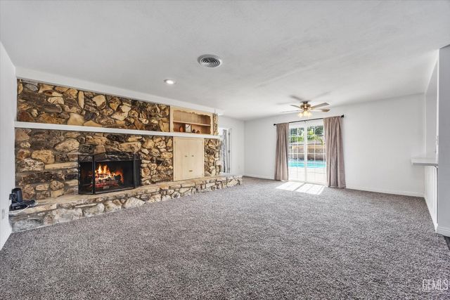 3913 Crescent Drive, Bakersfield, CA 93306