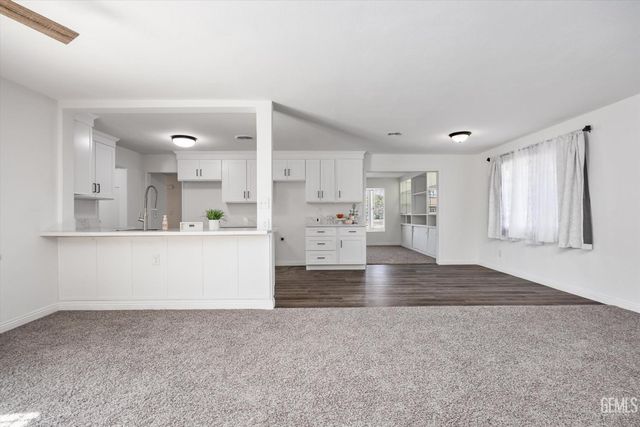 3913 Crescent Drive, Bakersfield, CA 93306