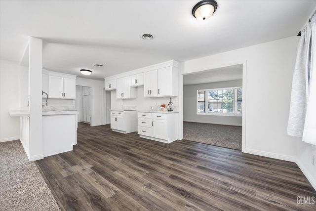 3913 Crescent Drive, Bakersfield, CA 93306