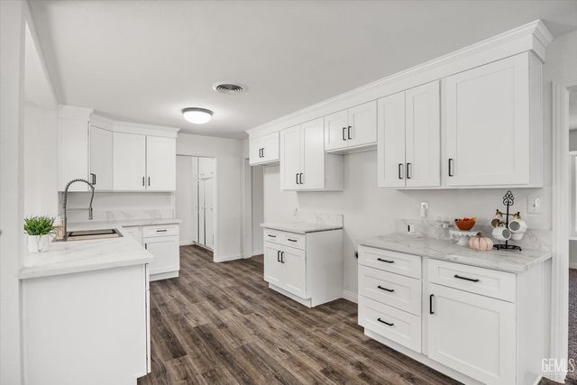 3913 Crescent Drive, Bakersfield, CA 93306