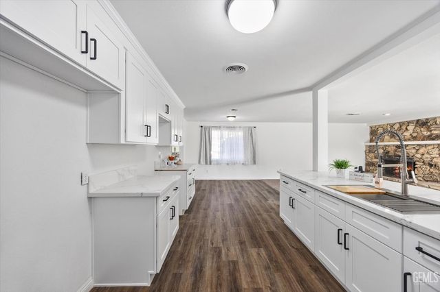 3913 Crescent Drive, Bakersfield, CA 93306