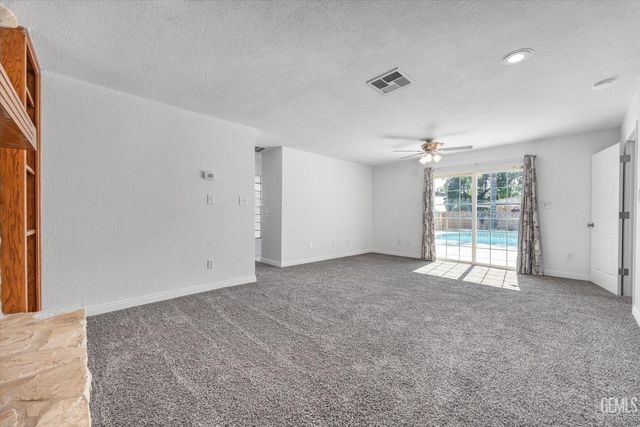 3913 Crescent Drive, Bakersfield, CA 93306