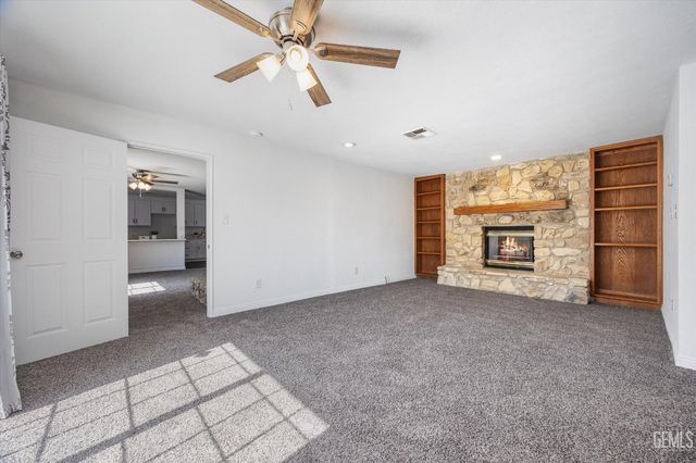 3913 Crescent Drive, Bakersfield, CA 93306