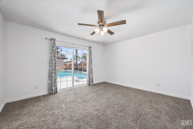 3913 Crescent Drive, Bakersfield, CA 93306