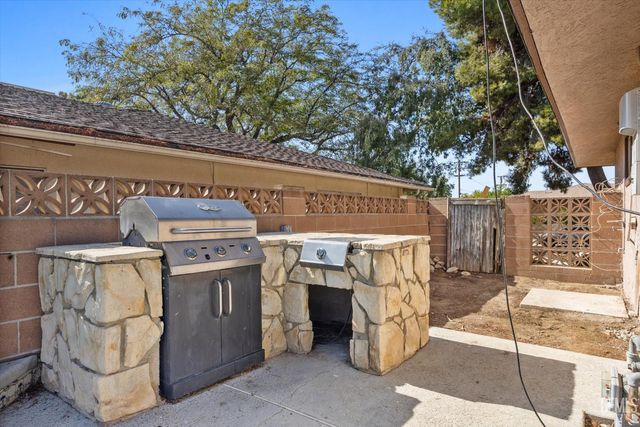 3913 Crescent Drive, Bakersfield, CA 93306