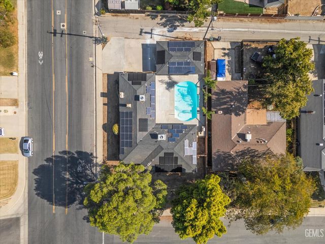 3913 Crescent Drive, Bakersfield, CA 93306