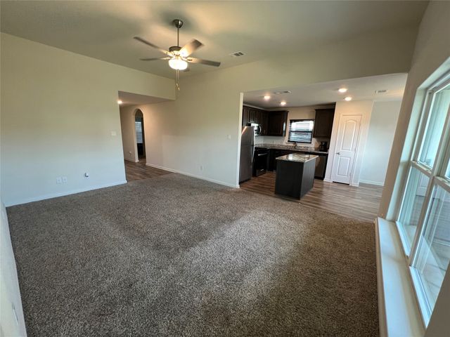 10809 Copper Hills Lane, Fort Worth, TX 76108