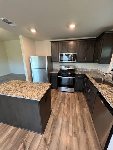 10809 Copper Hills Lane, Fort Worth, TX 76108