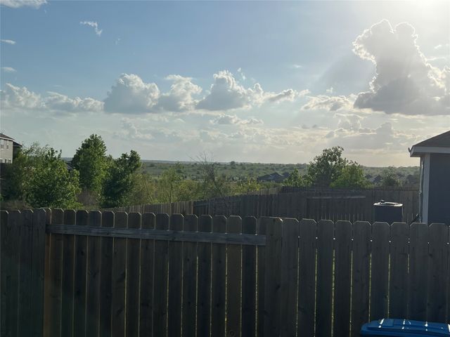 10809 Copper Hills Lane, Fort Worth, TX 76108