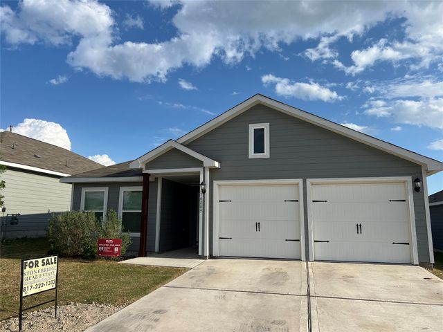 10809 Copper Hills Lane, Fort Worth, TX 76108