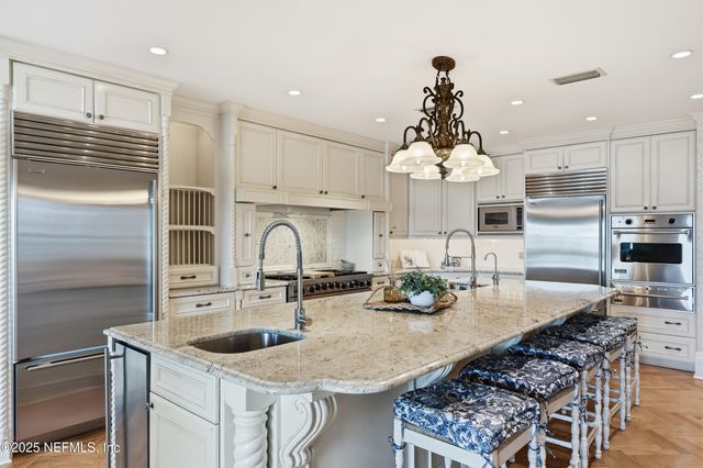 1878 AVONDALE Circle, Jacksonville, FL 32205