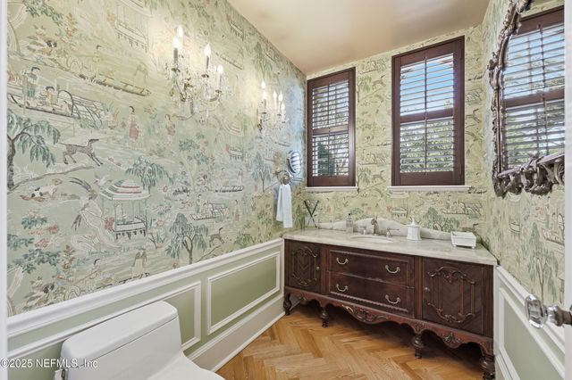 1878 AVONDALE Circle, Jacksonville, FL 32205