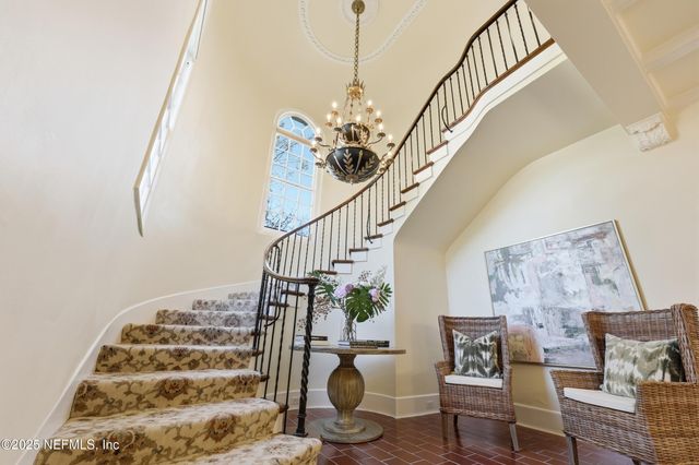 1878 AVONDALE Circle, Jacksonville, FL 32205