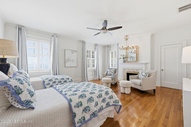 1878 AVONDALE Circle, Jacksonville, FL 32205