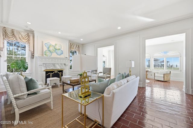 1878 AVONDALE Circle, Jacksonville, FL 32205