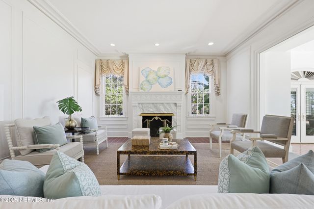 1878 AVONDALE Circle, Jacksonville, FL 32205