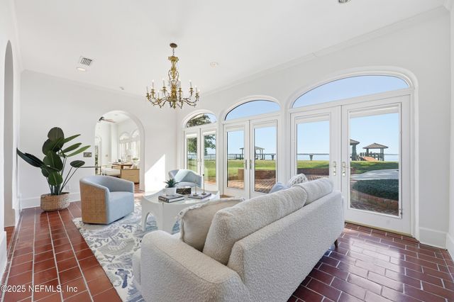 1878 AVONDALE Circle, Jacksonville, FL 32205